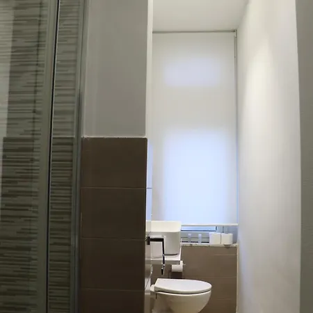 Ioletta House アパート *